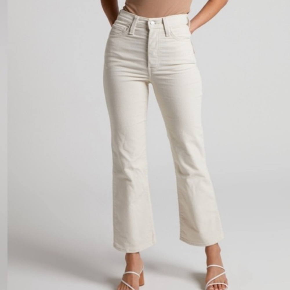 Levi’s Ribcage High-Waisted Bootcut Cropped Corduroy Pant in Cream NWT